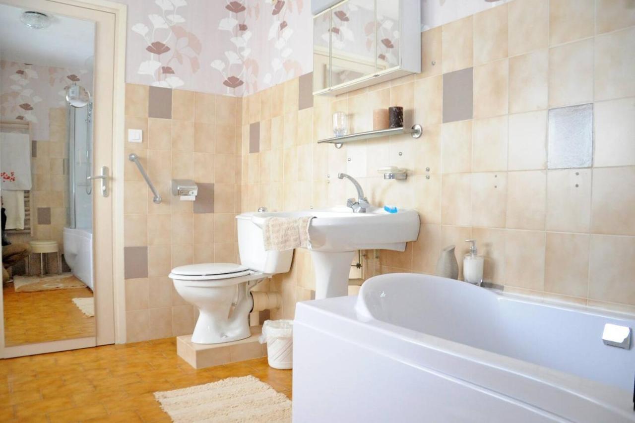 1 Bedroom House 20Min Walk To Centre In Tournus Exterior photo